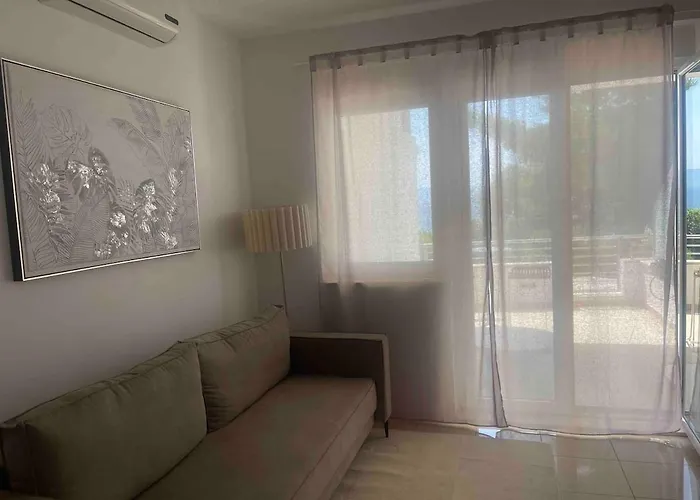 Mediterranean Oasis Apartman *